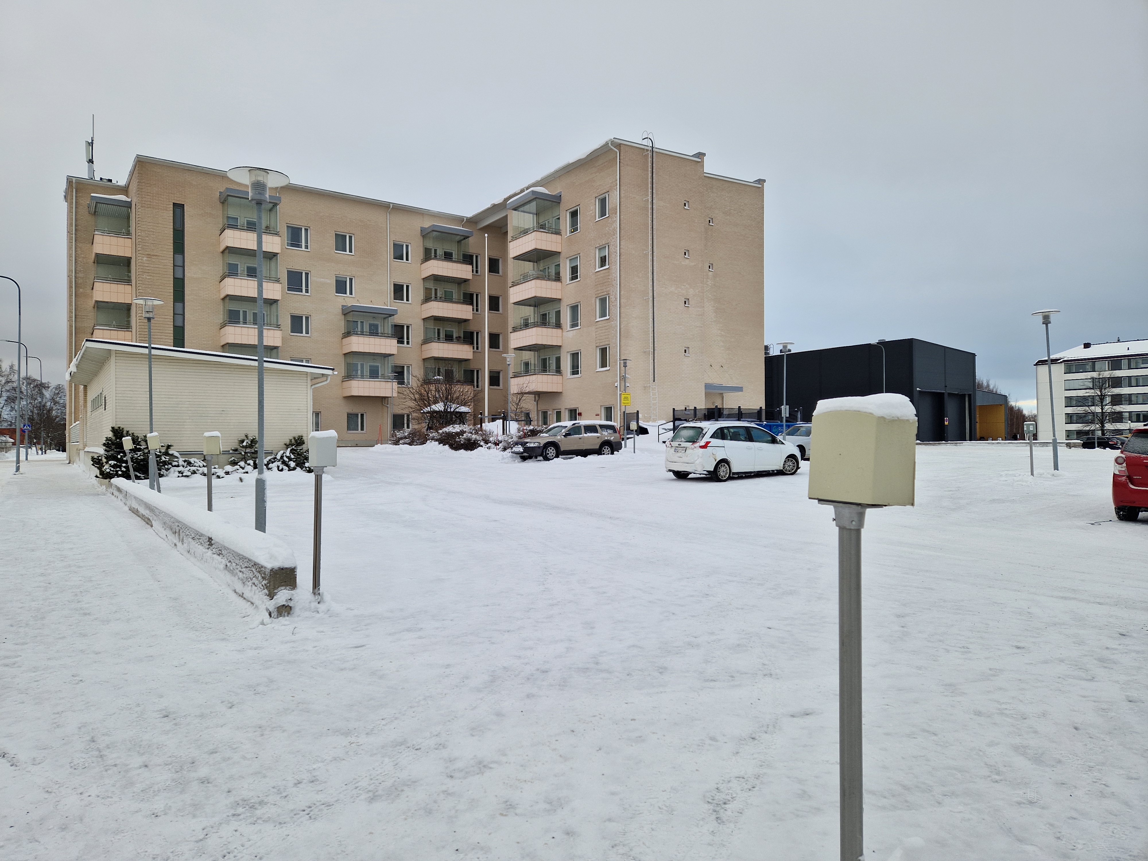 parkkipaikka talvi Hopeahovi 2